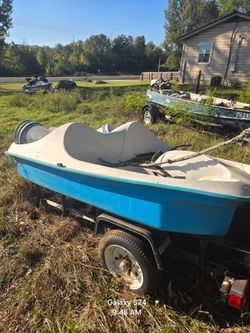 Paddle boat