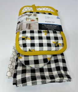 Kitchen oven mitt set
