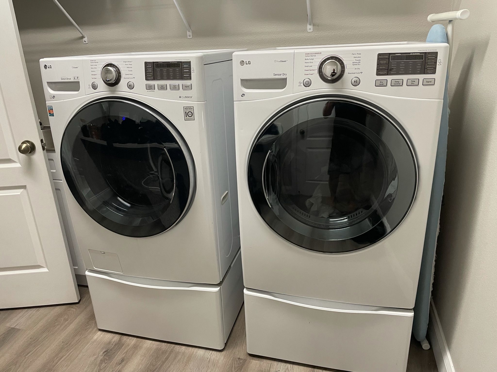 Large Capacitt turbowash LG Washer and Dryer (Electric) Set With Pedestals - Great Condition