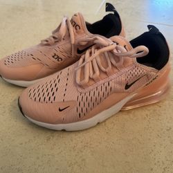 Women’s Nike Size 7