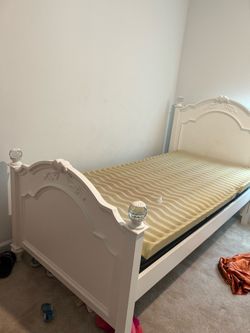 Twin size bedroom set