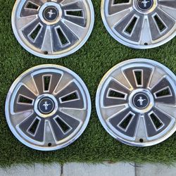 Ford Mustang HubCaps