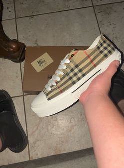 Burberry shoes