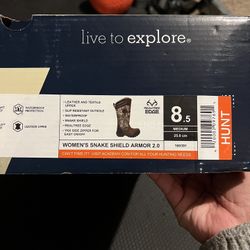 Magellan Women’s Hunting Boots 8.5