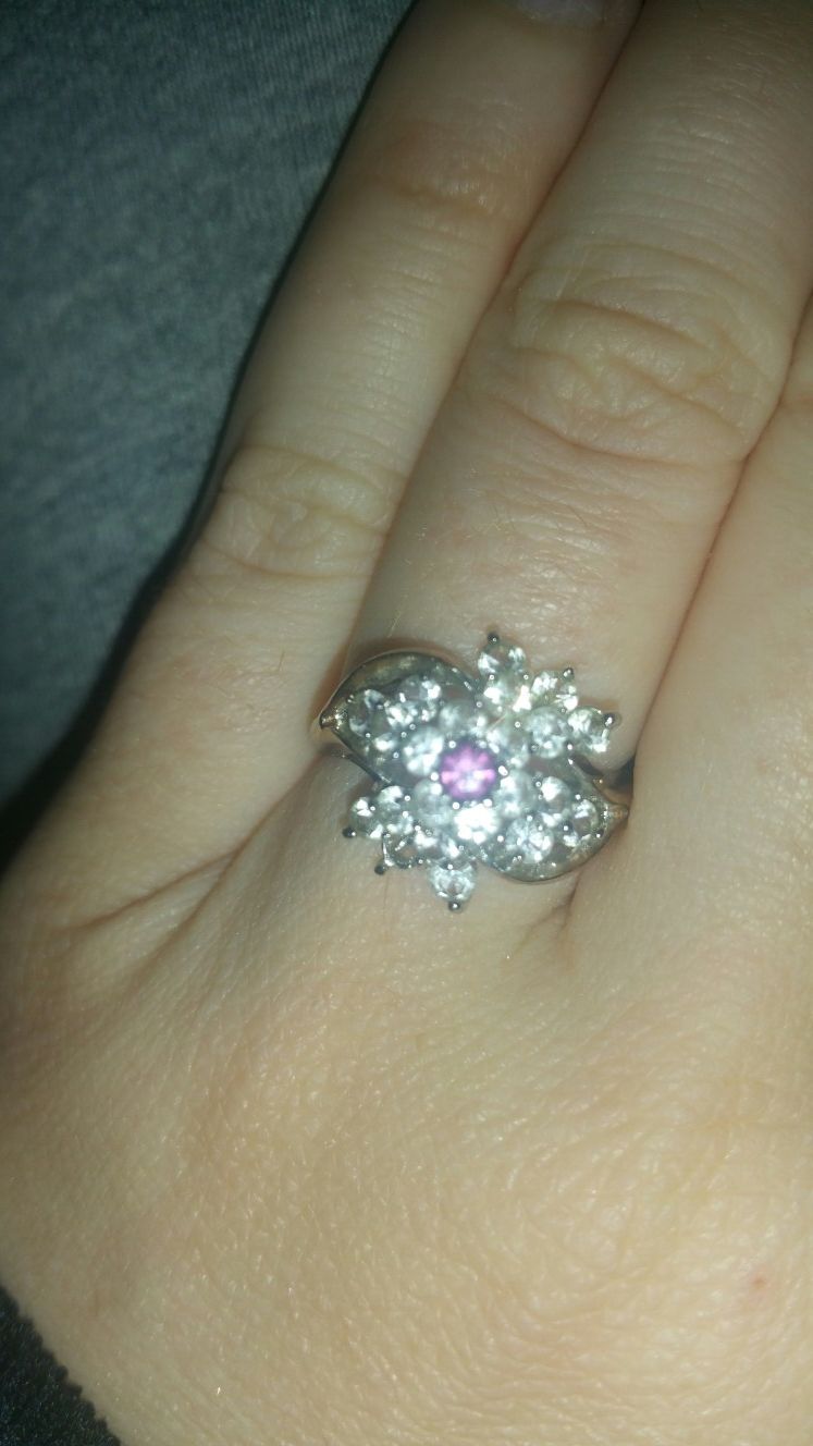 Pretty 14k gold plate ring missing one stone