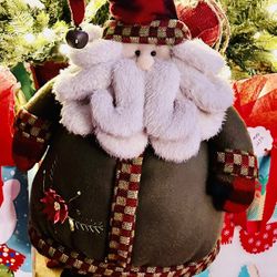 CHARMING STAND-UP SANTA