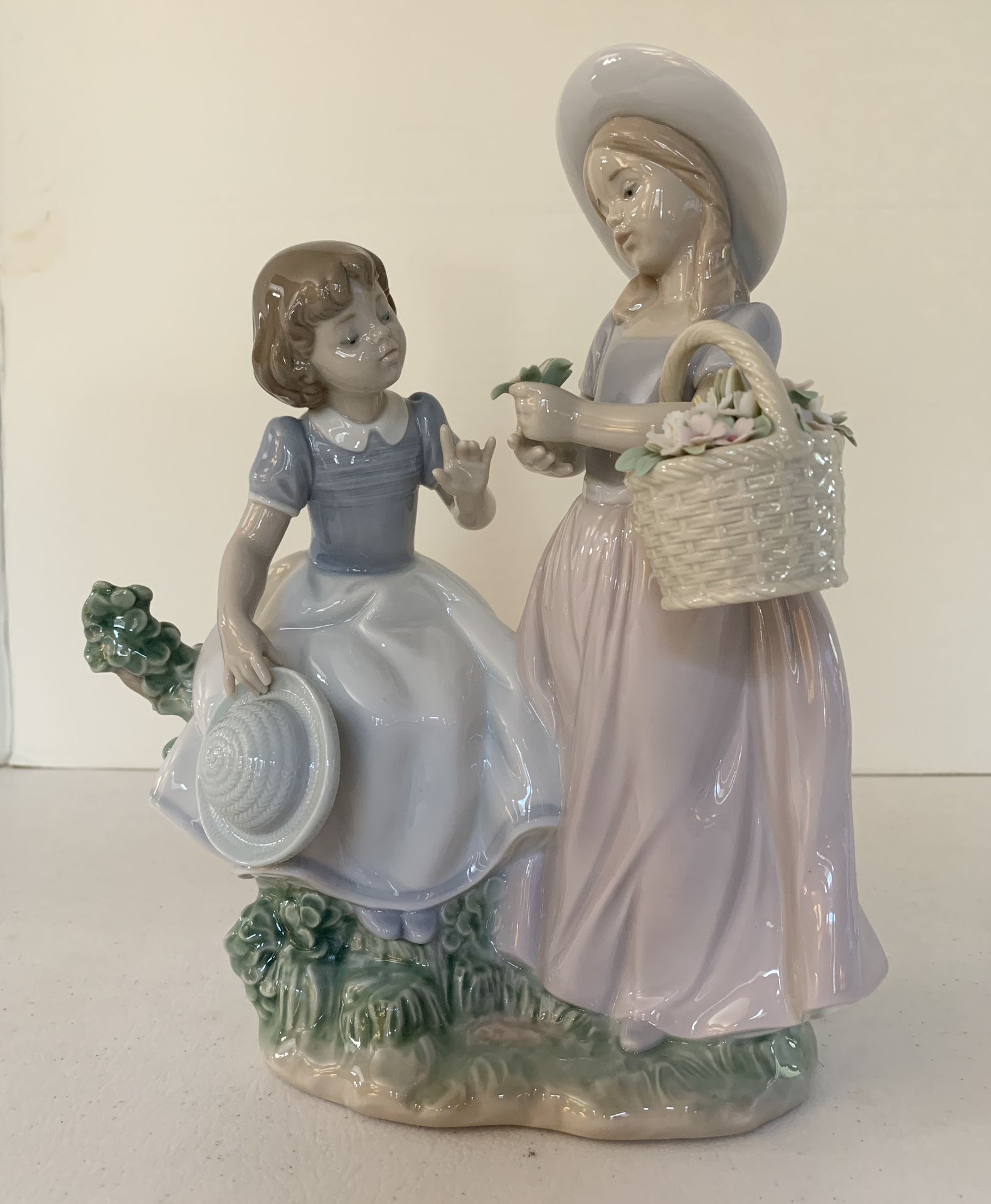 Lladro - Girlfriends