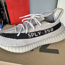 Yeezy Boost 350 V2