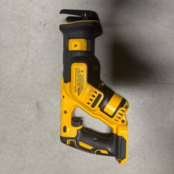 DeWalt 20v Max XR Saw  (tool only)