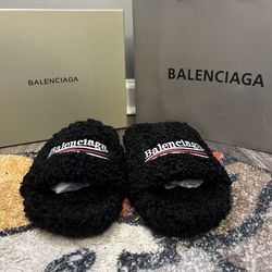 Balenciaga slippers black