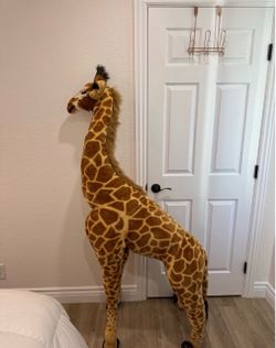 Giant Stuffed Giraffe Plush Toy