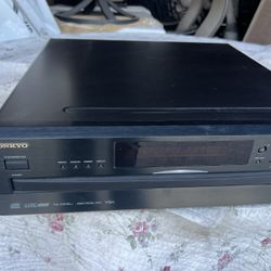 Onkyo DX-C390 6-Disc Carousel CD Changer.  