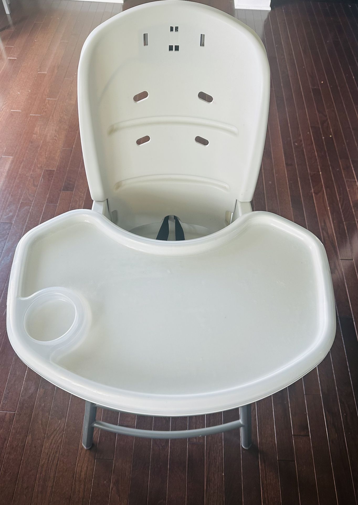 Chicco Stack Hi-Lo 6-in-1 Multi-Use Convertible High Chair, Reclining High Chair for Babies and Toddlers Easy-Clean Baby Booster Toddler Seat Combo