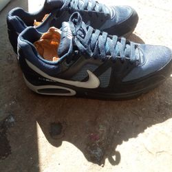  Nike Air Max Command 