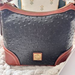 Purse And Wallet: Dooney And Bourke 