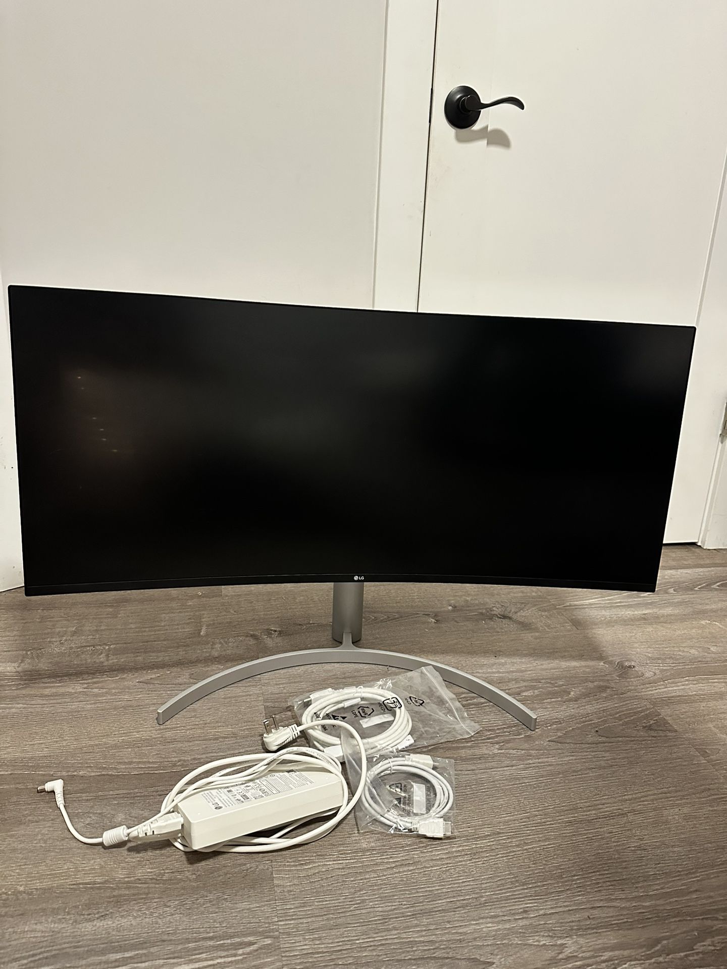 Curved Monitor LG 38inch (Thunderbolt For Mac)