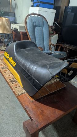Ski-Doo Seat Assembly 99-04