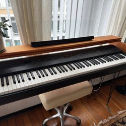Yamaha P-525 Digital Piano