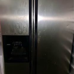 Refrigerator 