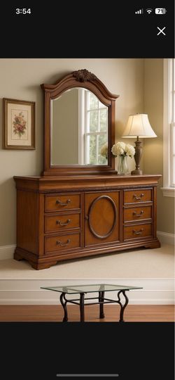 Dresser with Mirror –– Priced to Sell ($249) NOW $149