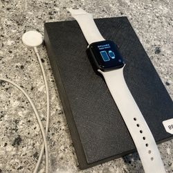 Apple Watch SE 44mm