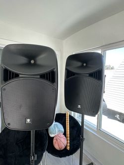 DJ PA system speakers