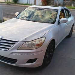 Hyundai GENISIS 3.8 Sedan 