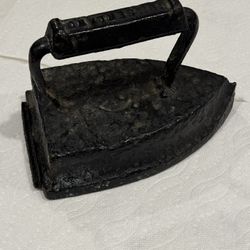 Antique/Vintage  Cast Iron  Please read description