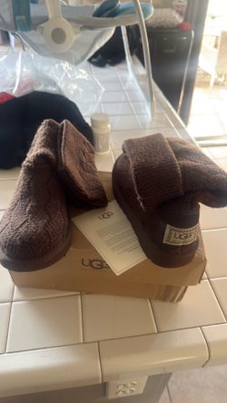 Ugg boots size 5 new