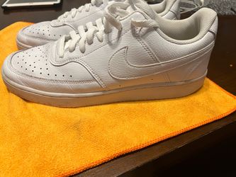 Men’s Nike size 11