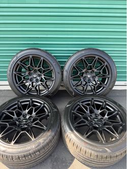 Ford Mustang GT Factory Wheels Tires