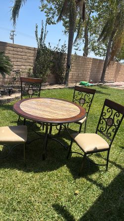 5 pieces dining table