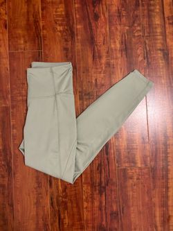 LIKE NEW ALL IN MOTION LEGGINGS