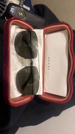 Men’s Gucci sun glasses