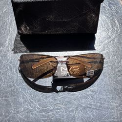 LOUIS VUITTON GLASSES CASE for Sale in Los Angeles, CA - OfferUp