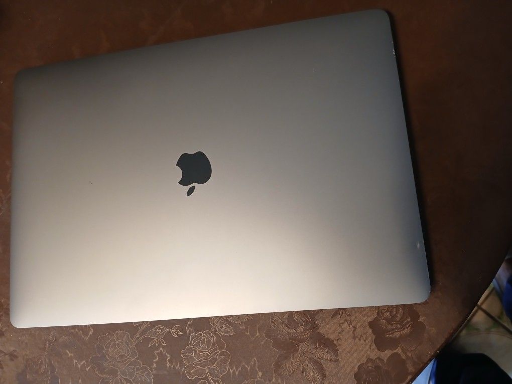 Apple MacBook Pro 16.1 2.6 Ghz 6 Core i7 Processor 2019 16gb Ram 512gb Ssd 0s Sequoia Fingerprint Very Clean With Charger