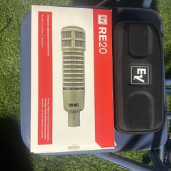 EV RE20 Mic