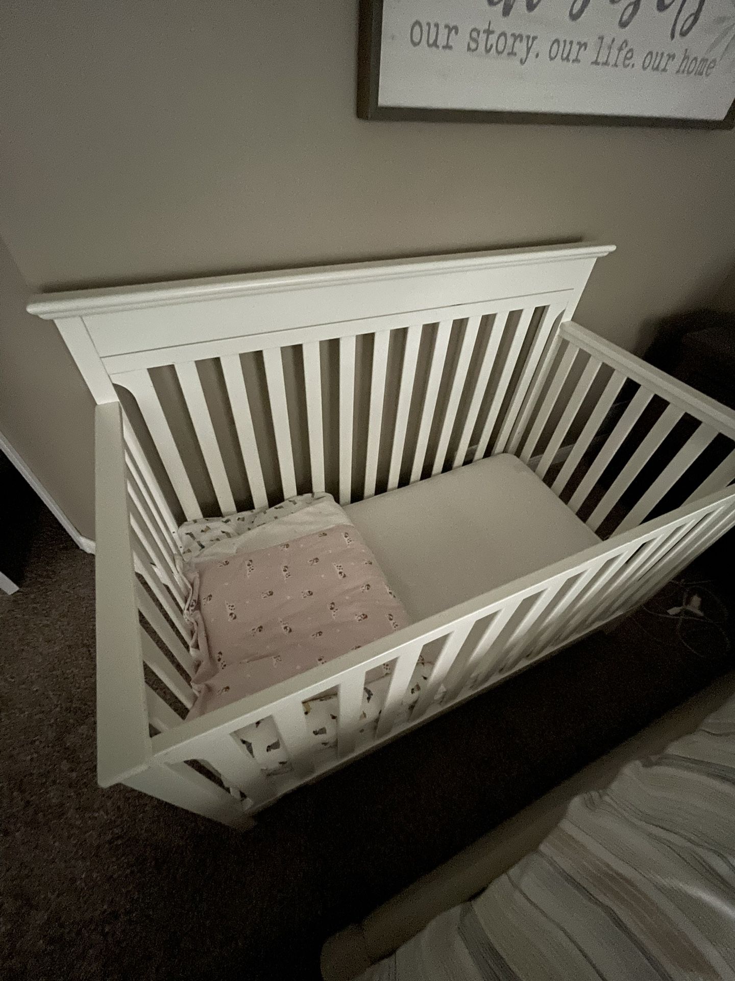 Graco Baby Crib Comes With Two Mattresses