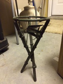 Iron candle holder