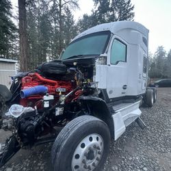 2024 Kenworth T680 For Parts 