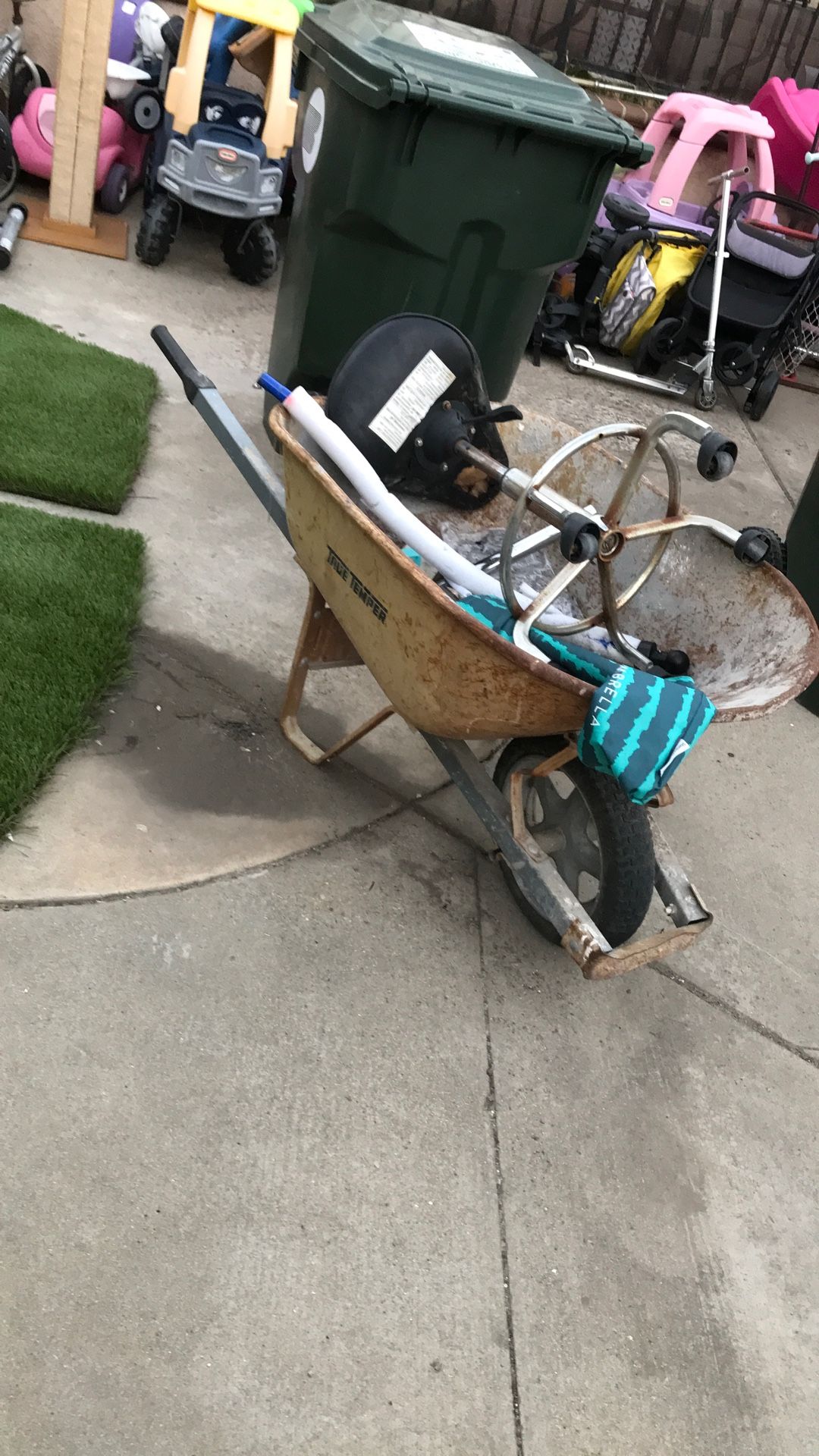 True Temper Wheel Barrow