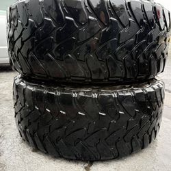 35x12.50R20 2 used tires toyo open country M/T