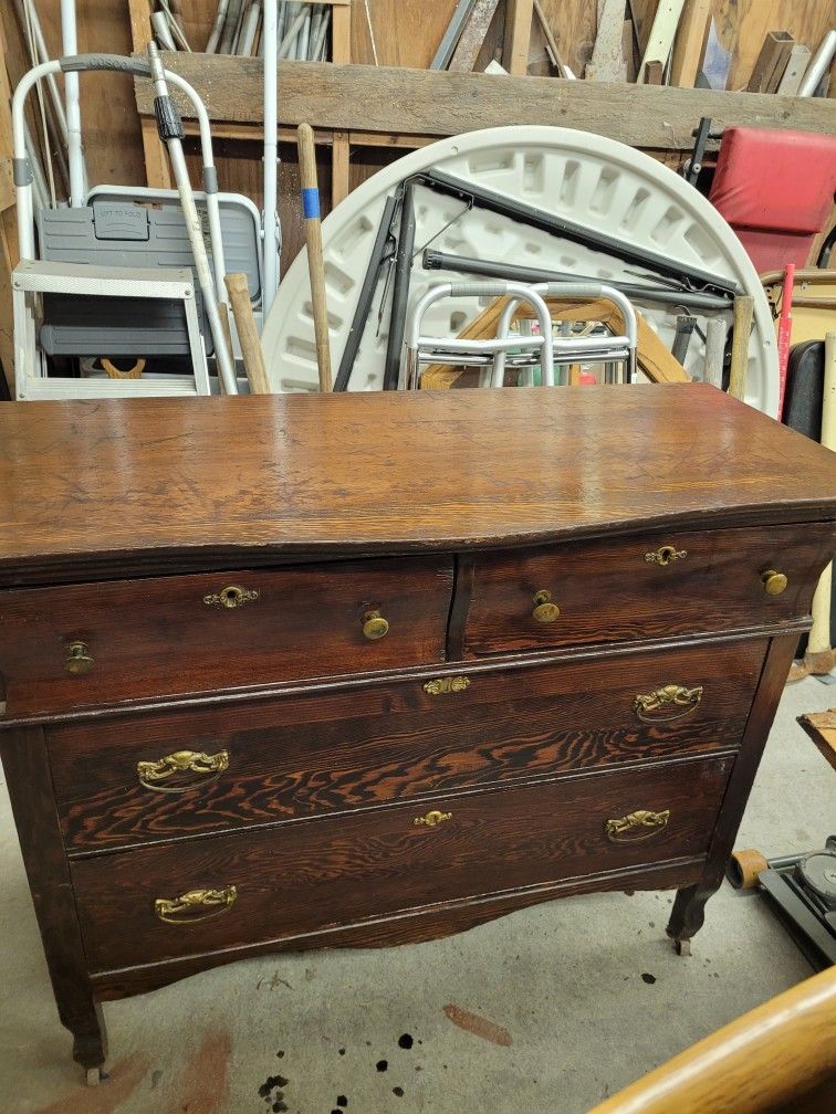 Solid Wood 3 Drawer Dresser