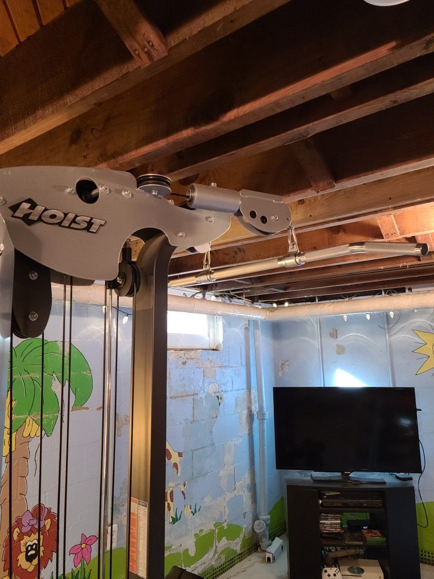 Hoist V2 Home Gym for Sale in Camp Hill, PA OfferUp