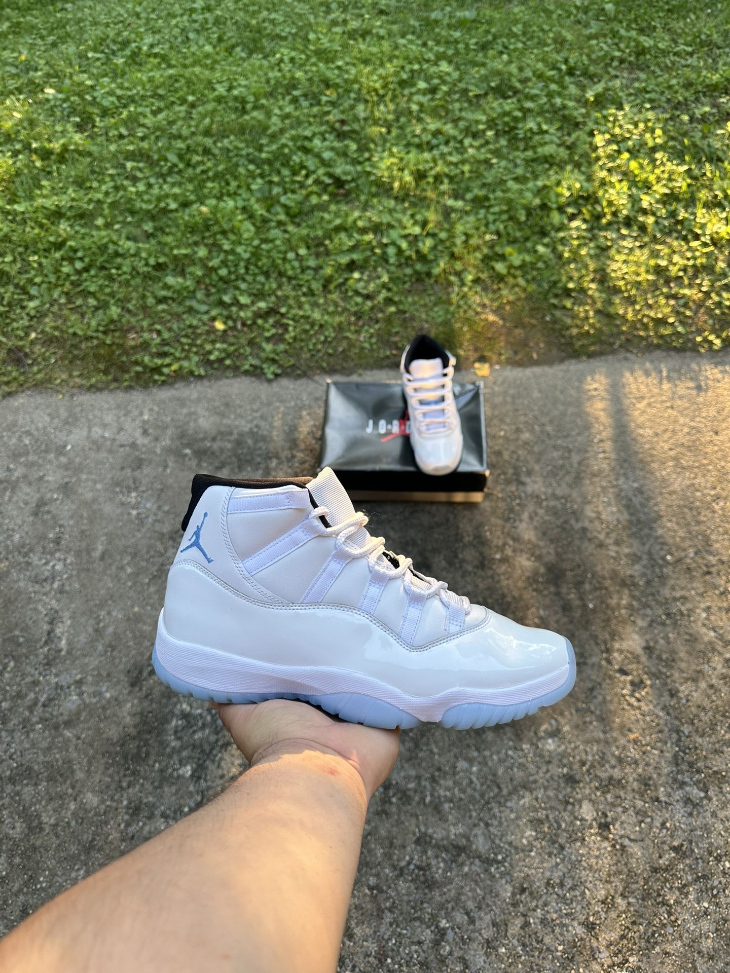 Jordan 11 Legend Blue