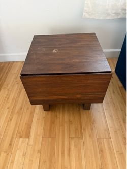 Side table w drawer