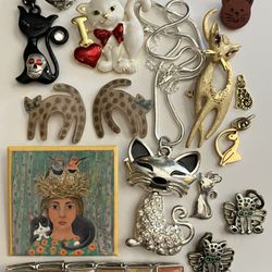 15 x Vintage Cat Jewelry Lot Bundle - Necklace Pins Bracelet Charms - Unique Collectible Crafting