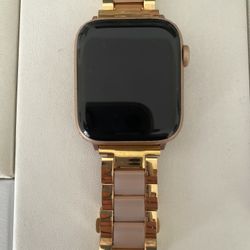 Apple Watch Series 4  Size 44mm