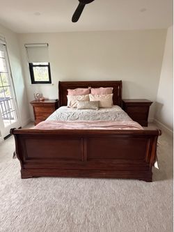 Cal King Bedroom Furniture Set