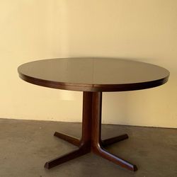 Vintage Danish Mid-Century Round Oak Dining Table — Sculptural Pedestal Base 1960s